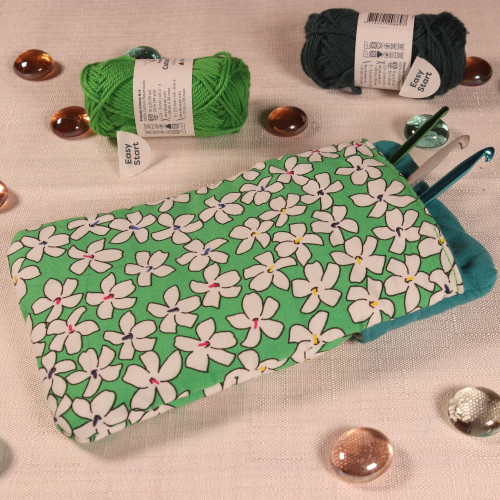 Etui fleuri vert