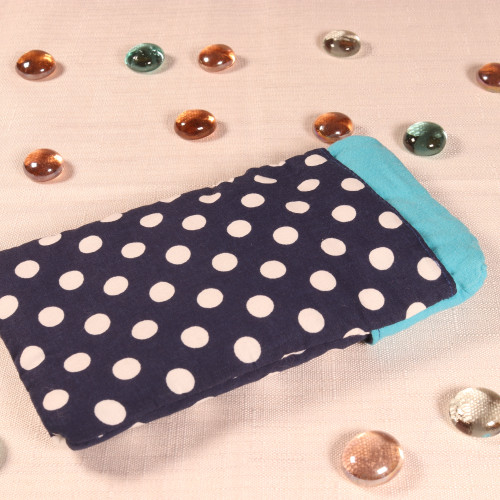 Etui à pois bleus