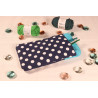 Etui à pois bleus