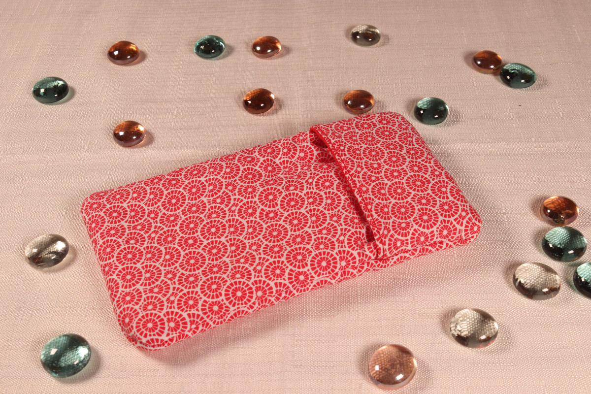 Etui cercles rouges