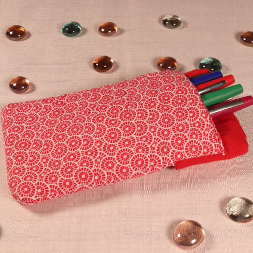 Etui cercles rouges