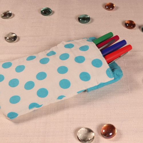 Etui à pois bleus