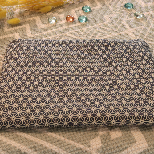 Pochette rembourrée grand format – 23x19 cm – tissu upcyclé