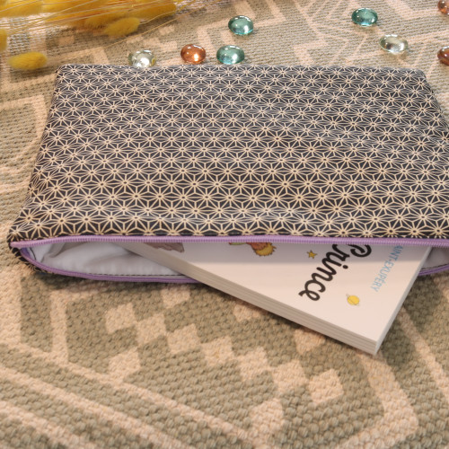 Pochette rembourrée grand format – 23x19 cm – tissu upcyclé