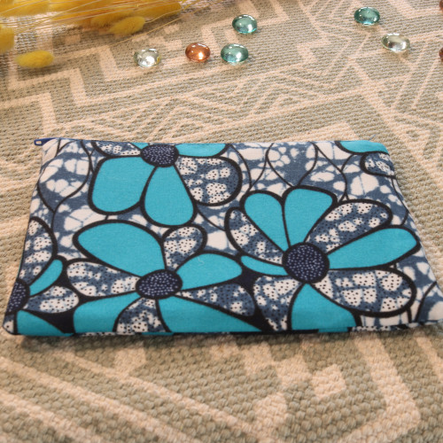Pochette moyen format – 18x13 cm – tissu upcyclé
