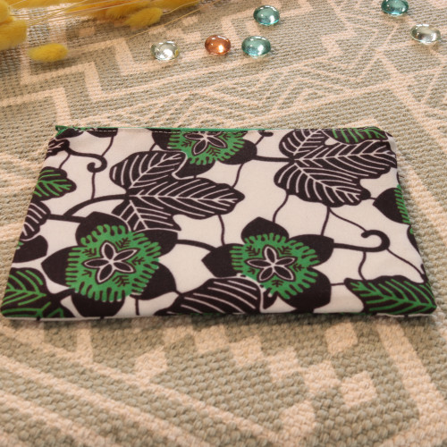 Pochette moyen format – 18x13 cm – tissu upcyclé