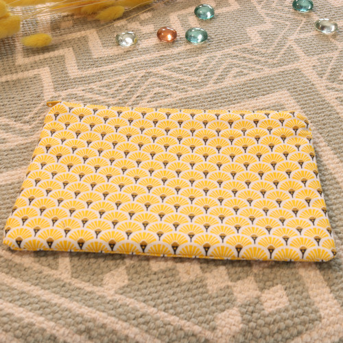 Pochette moyen format – 18x13 cm – tissu upcyclé