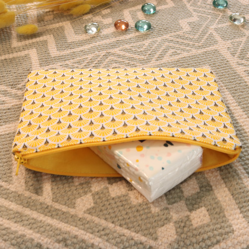Pochette moyen format – 18x13 cm – tissu upcyclé