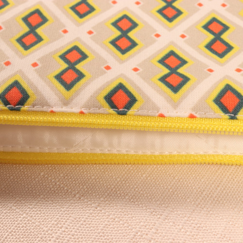 Pochette rembourrée grand format – 23x19 cm – tissu upcyclé