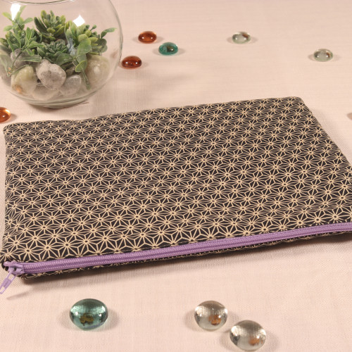 Pochette rembourrée grand format – 23x19 cm – tissu upcyclé