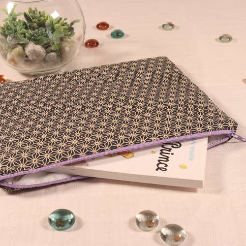 Pochette rembourrée grand format – 23x19 cm – tissu upcyclé