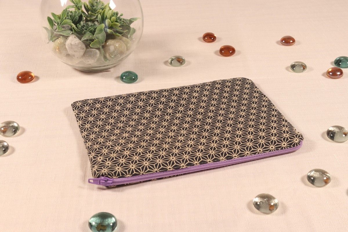 Pochette moyen format – 18x13 cm – tissu upcyclé