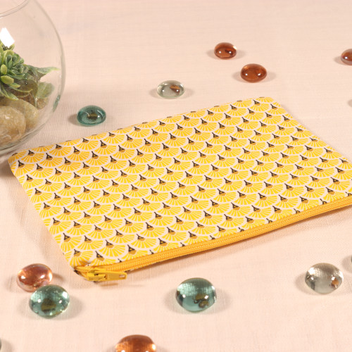 Pochette moyen format – 18x13 cm – tissu upcyclé