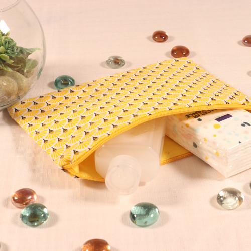 Pochette moyen format – 18x13 cm – tissu upcyclé