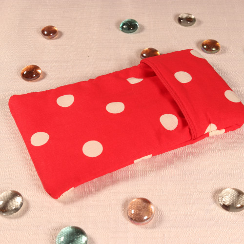 Etui à pois rouges