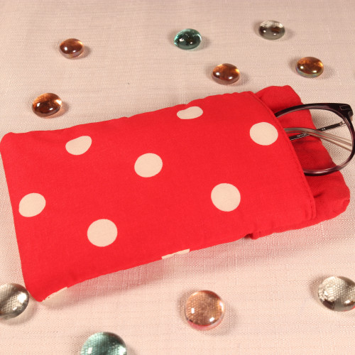 Etui à pois rouges