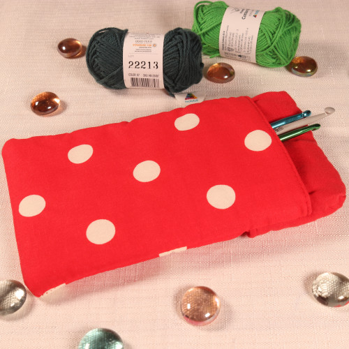 Etui à pois rouges