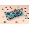 Etui à fleurs bleues