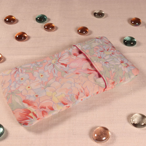 Etui fleuri rose